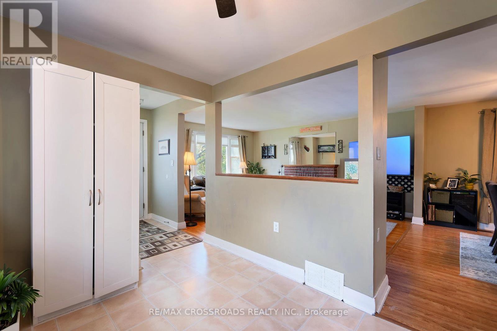 16 HAMILTON AVENUE - 12