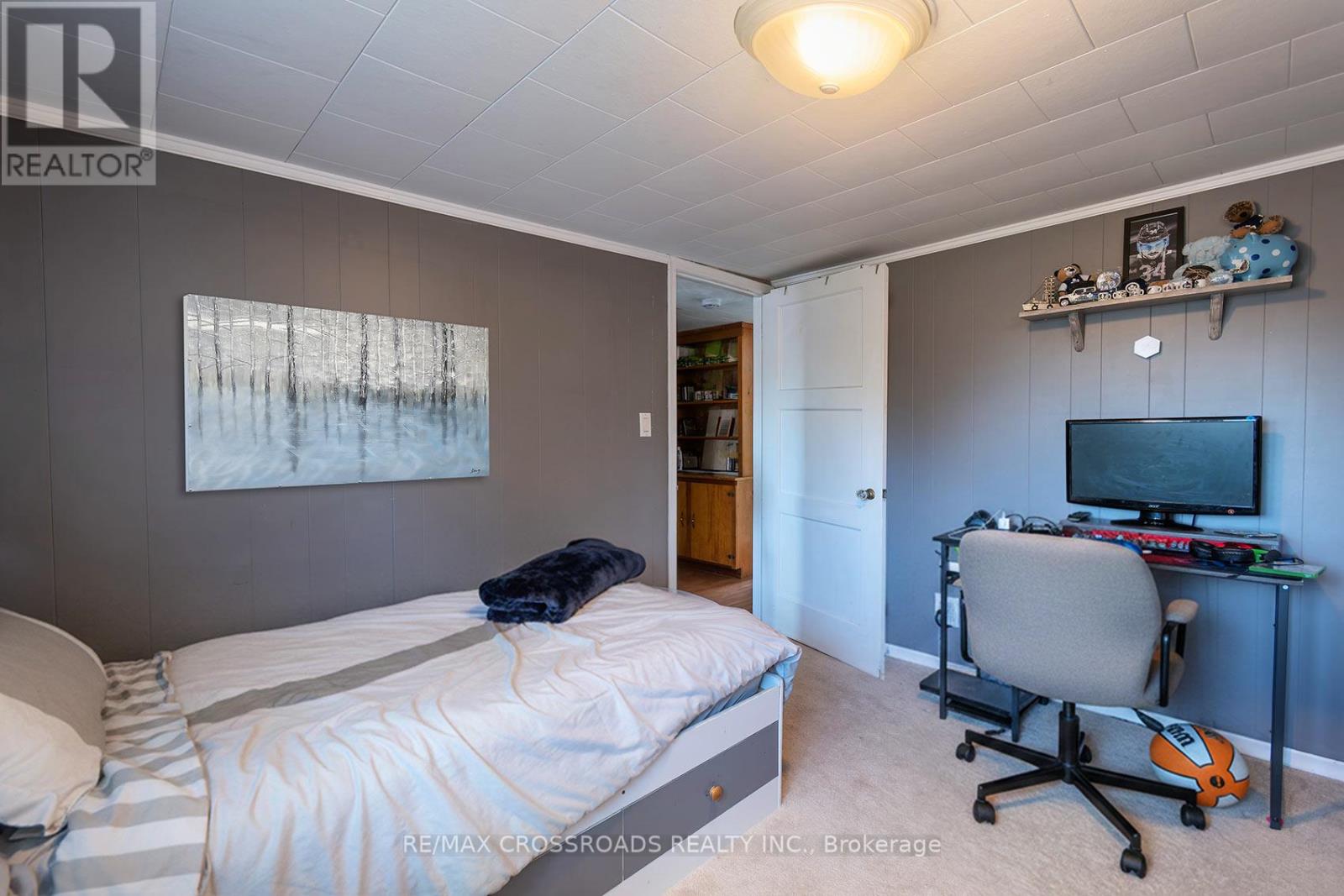 16 HAMILTON AVENUE - 19