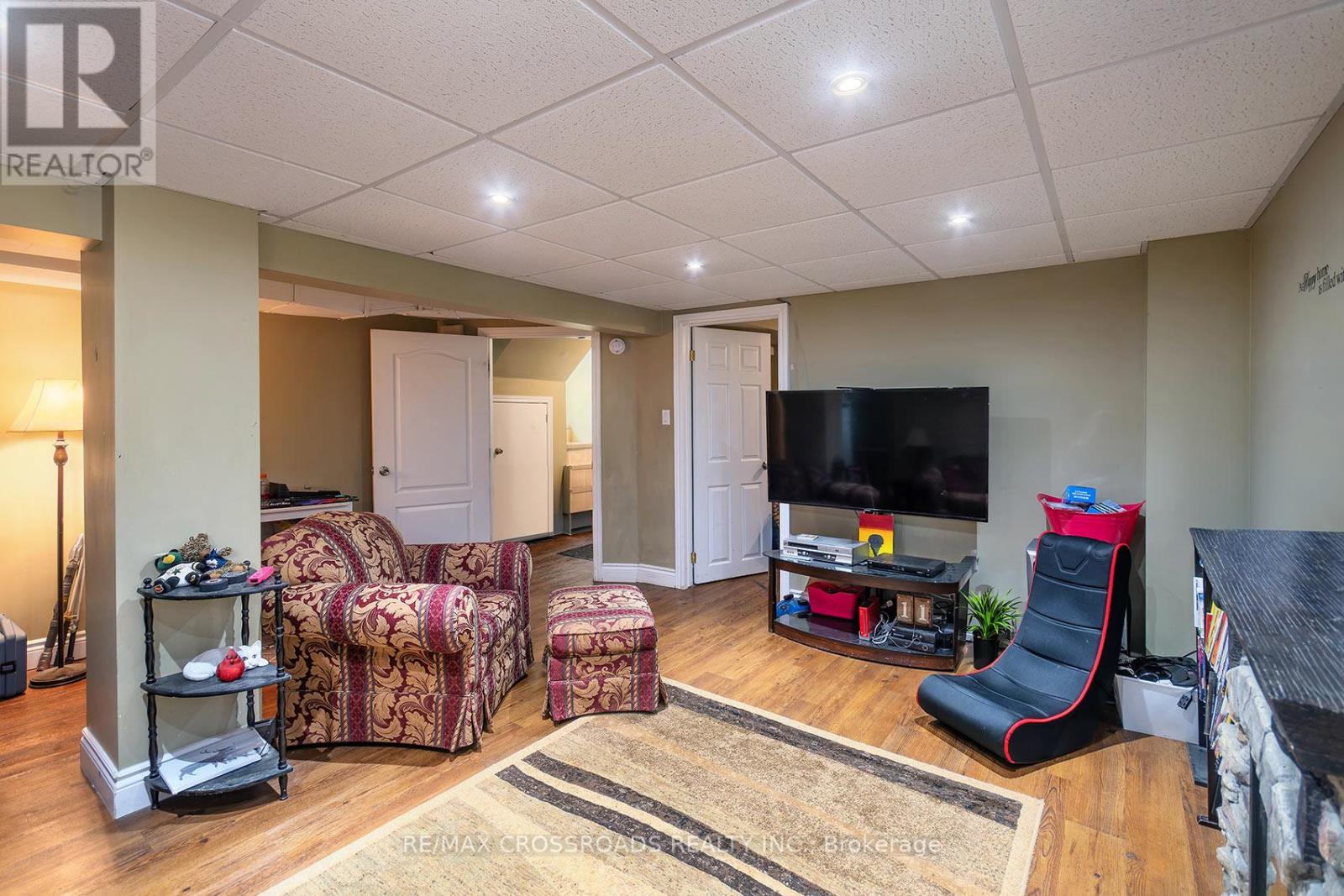 16 HAMILTON AVENUE - 25