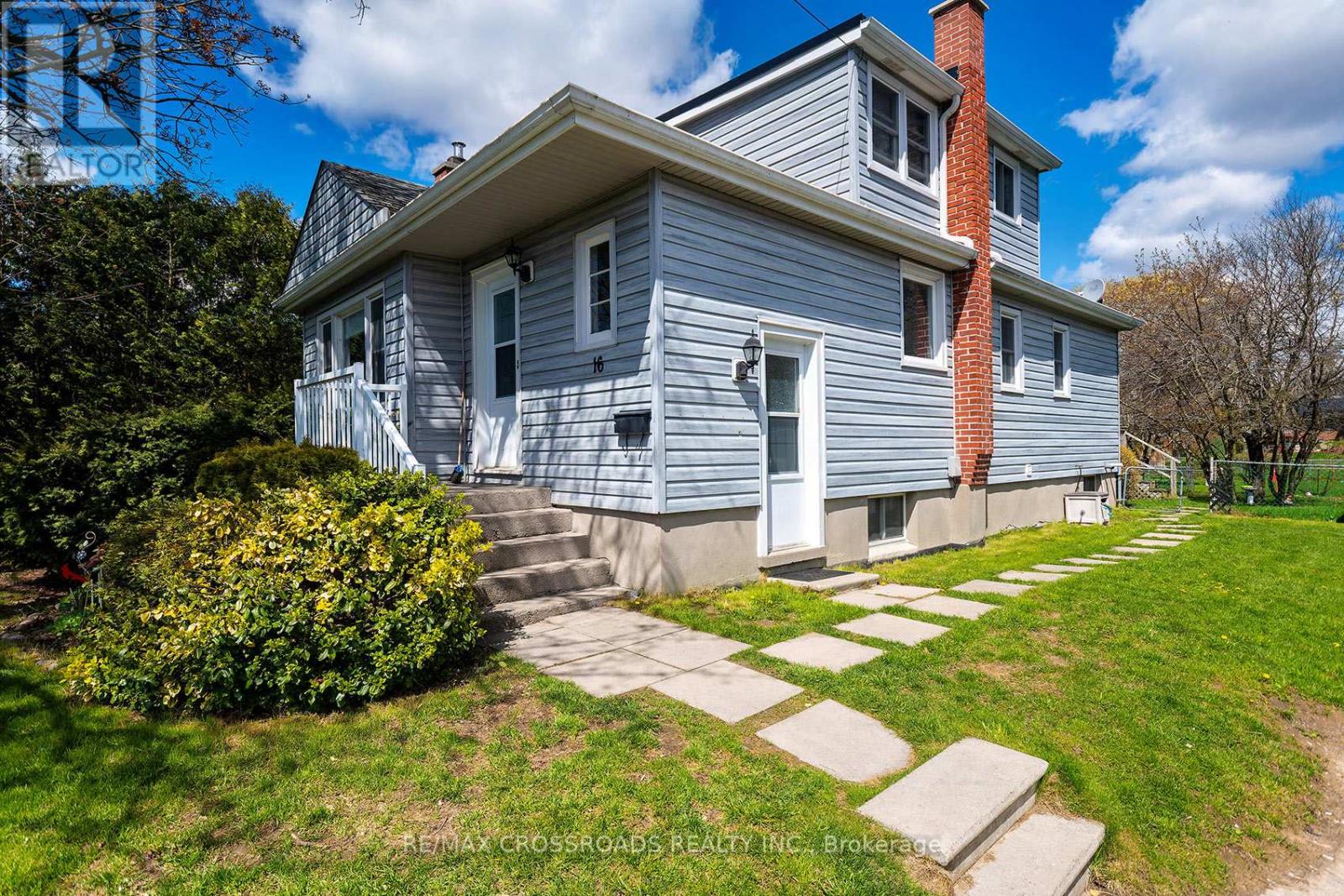 16 HAMILTON AVENUE - 3