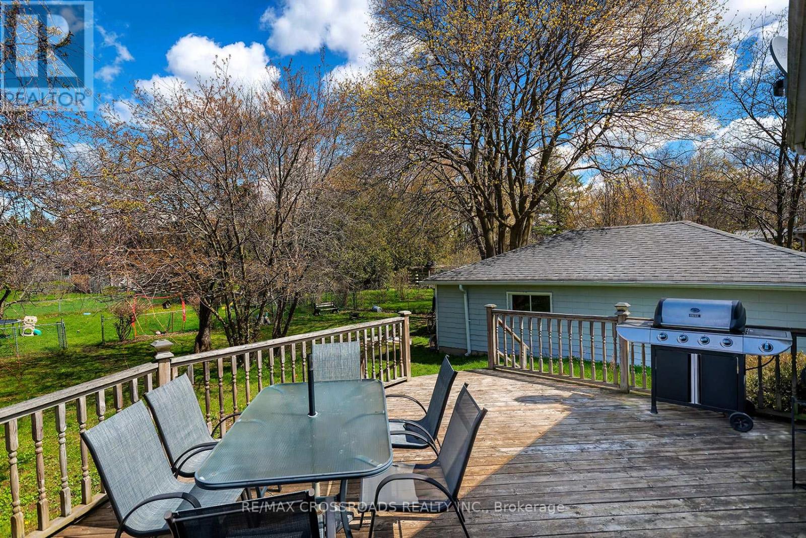 16 HAMILTON AVENUE - 33