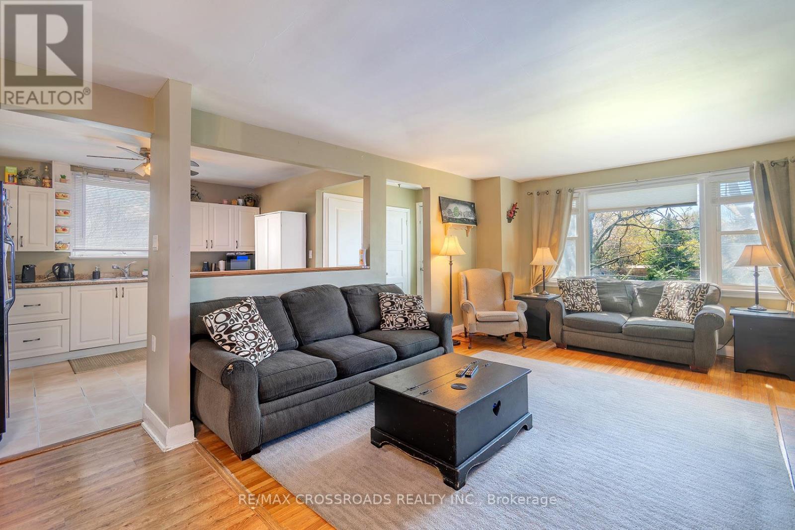 16 HAMILTON AVENUE - 9