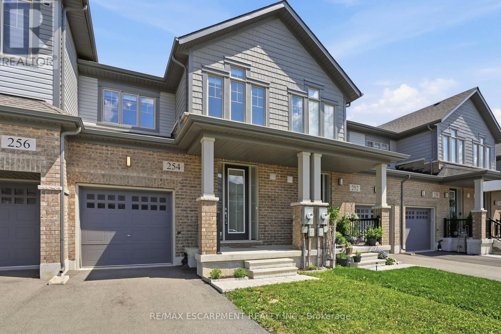 254 ROSEBURY WAY - 1