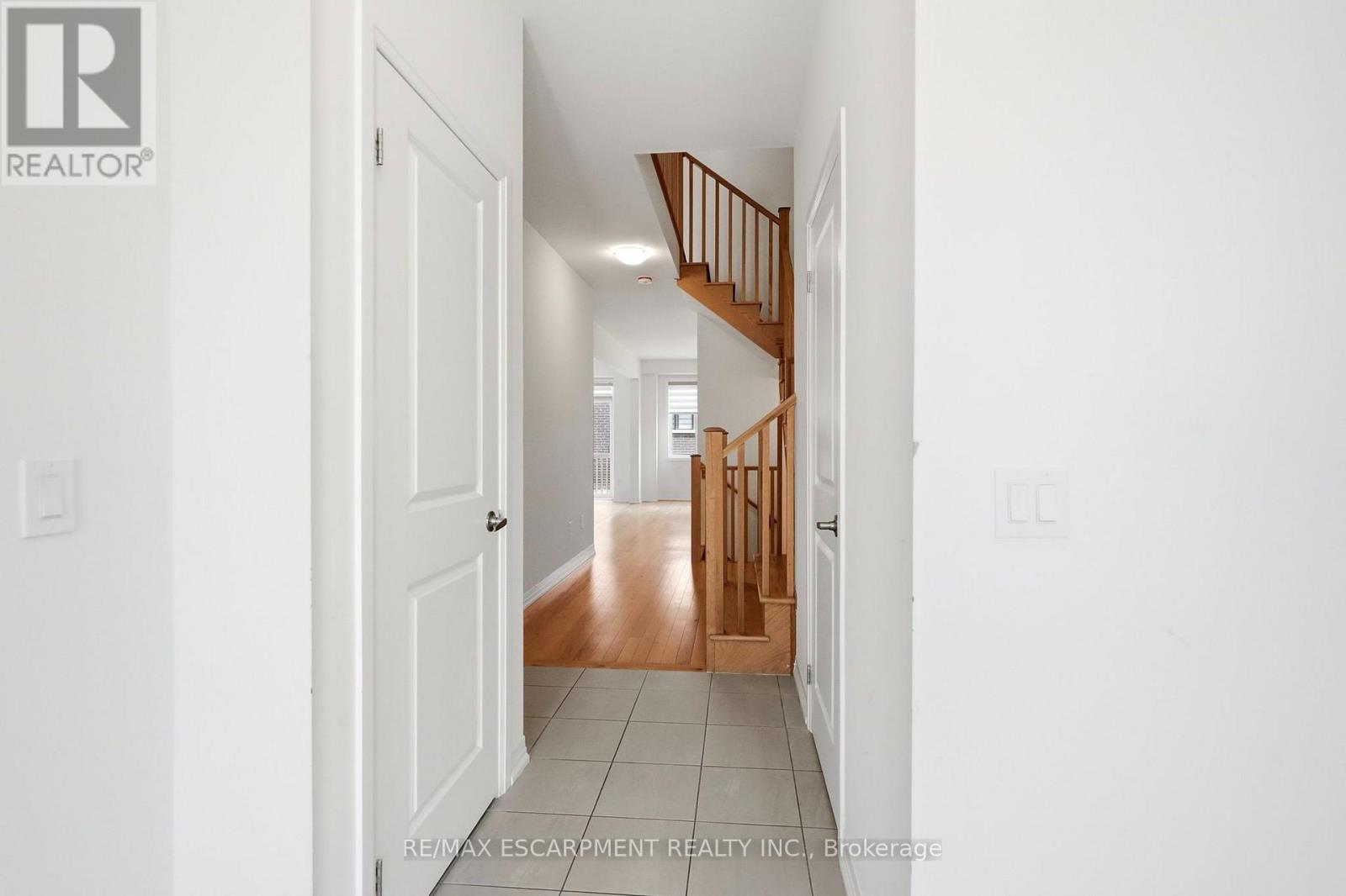 254 ROSEBURY WAY - 3