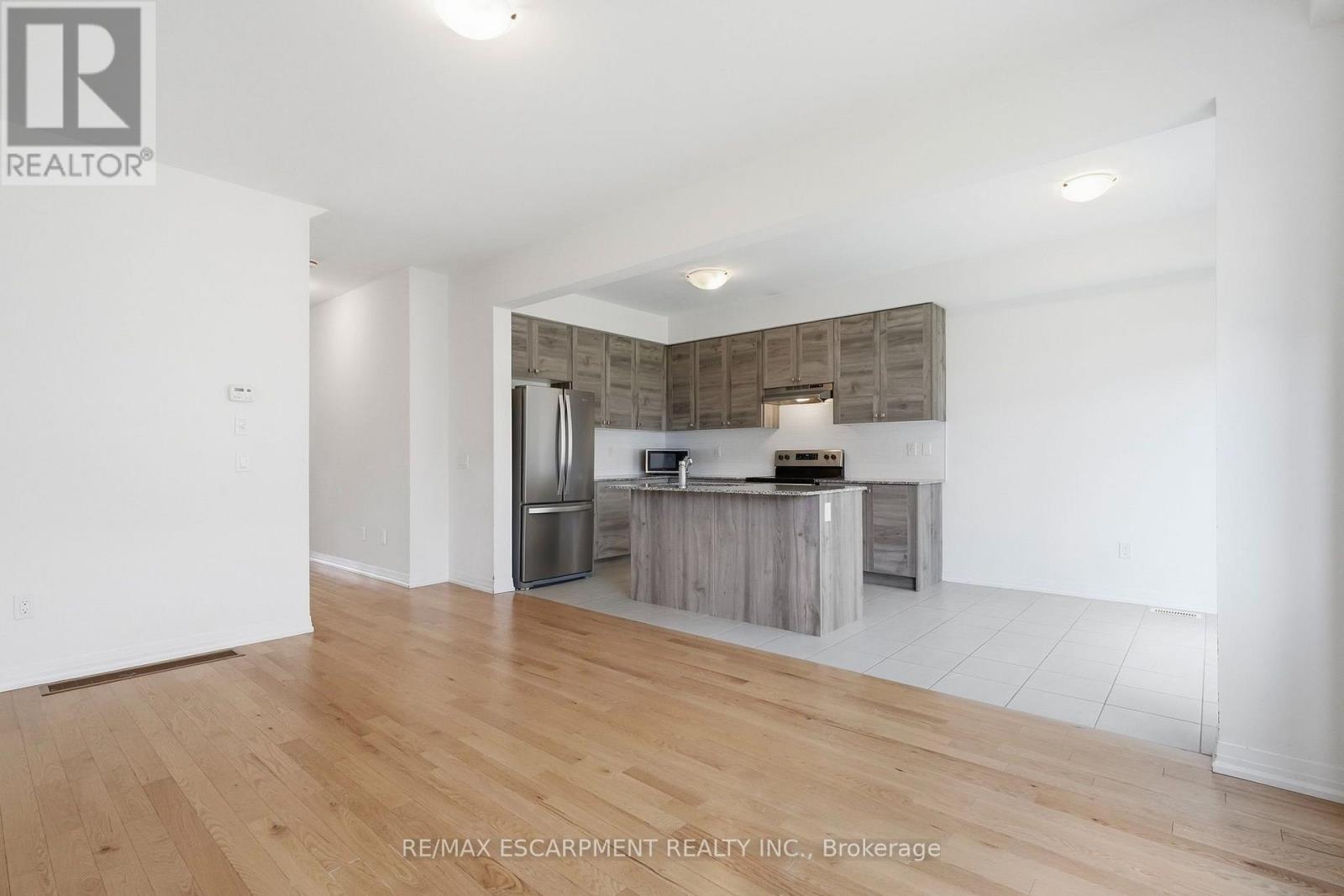 254 ROSEBURY WAY - 7