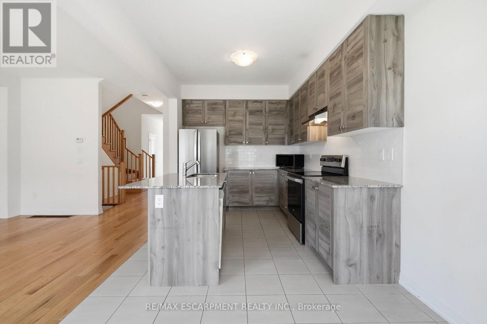 254 ROSEBURY WAY - 8