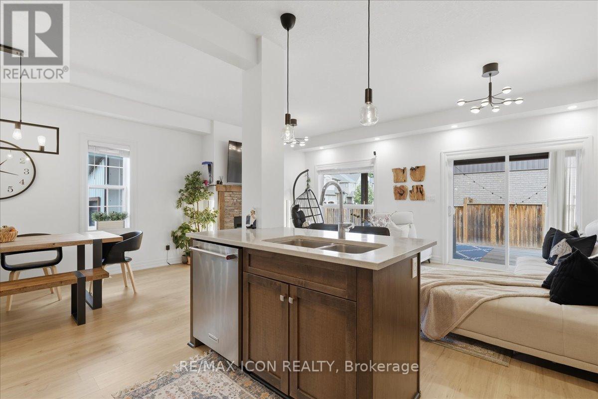 275 FALCONRIDGE DRIVE - 11