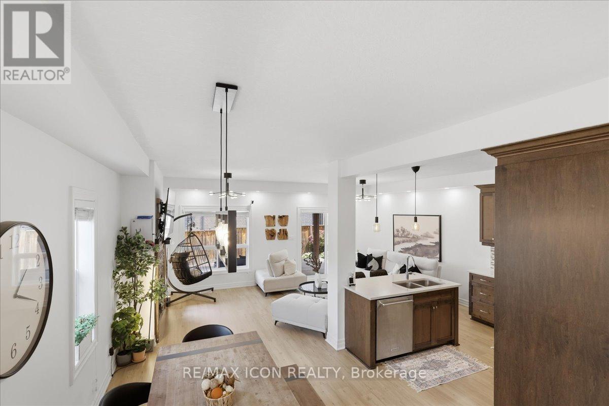 275 FALCONRIDGE DRIVE - 20