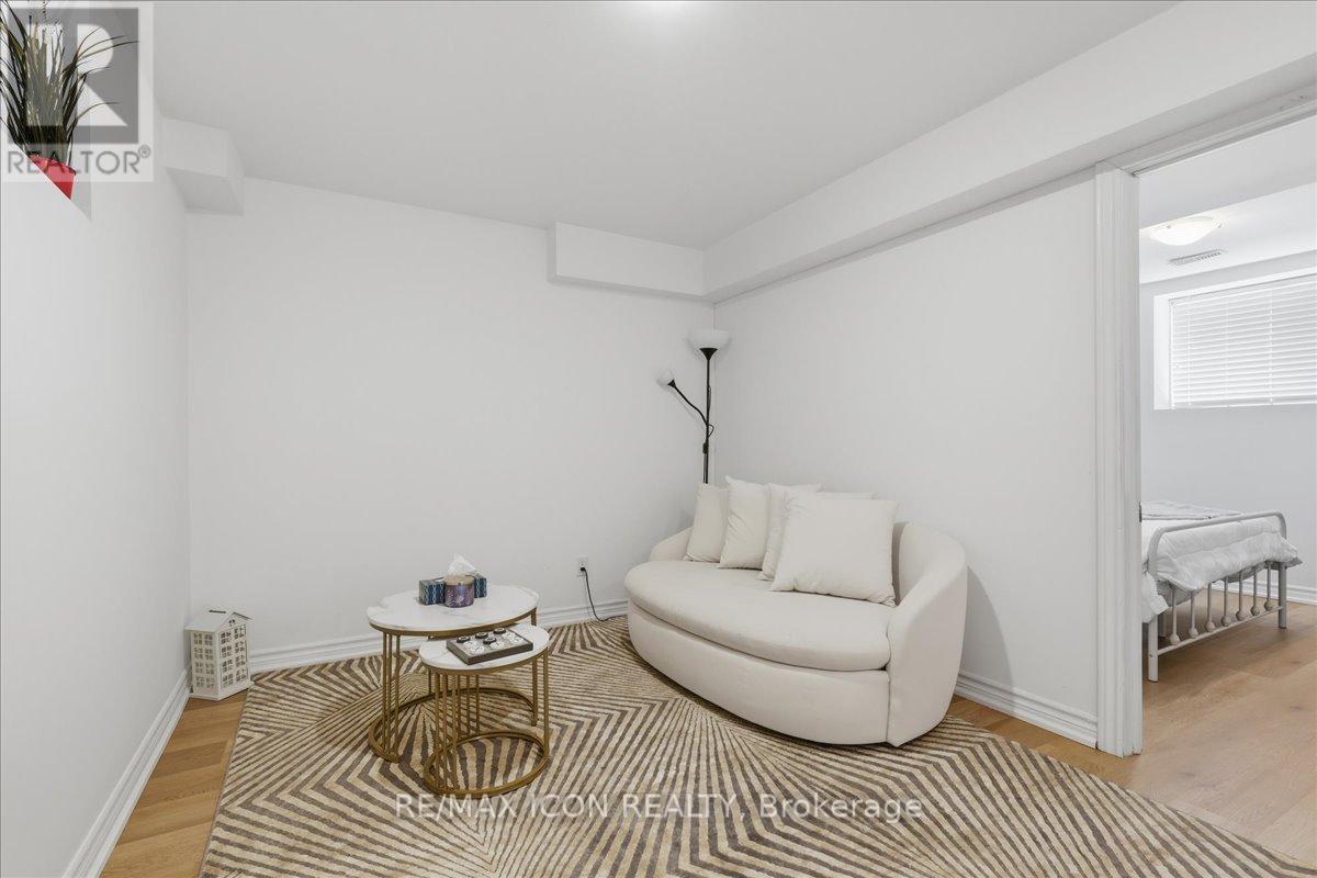 275 FALCONRIDGE DRIVE - 34