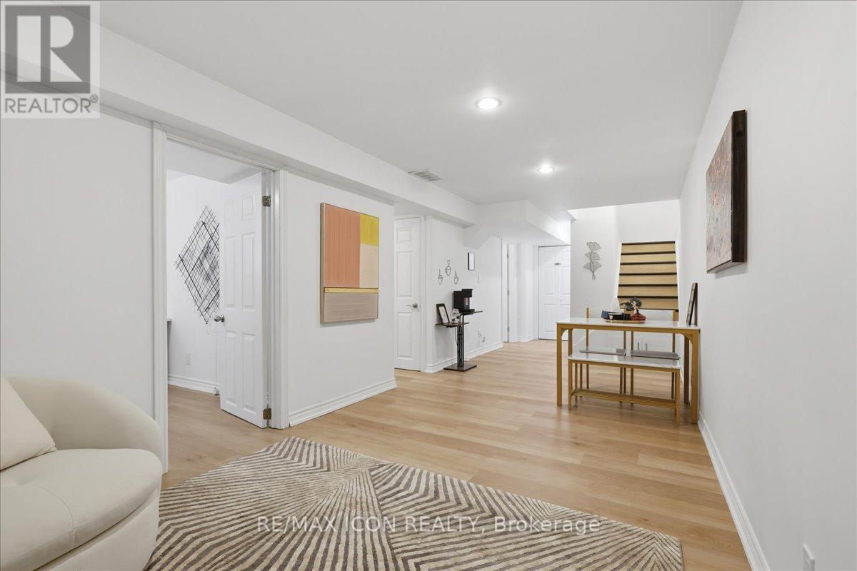 275 FALCONRIDGE DRIVE - 35