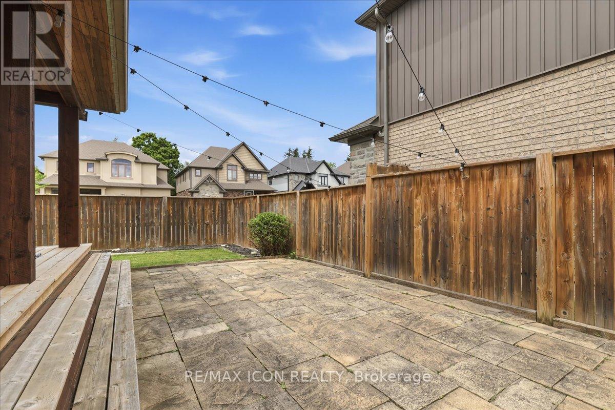 275 FALCONRIDGE DRIVE - 43