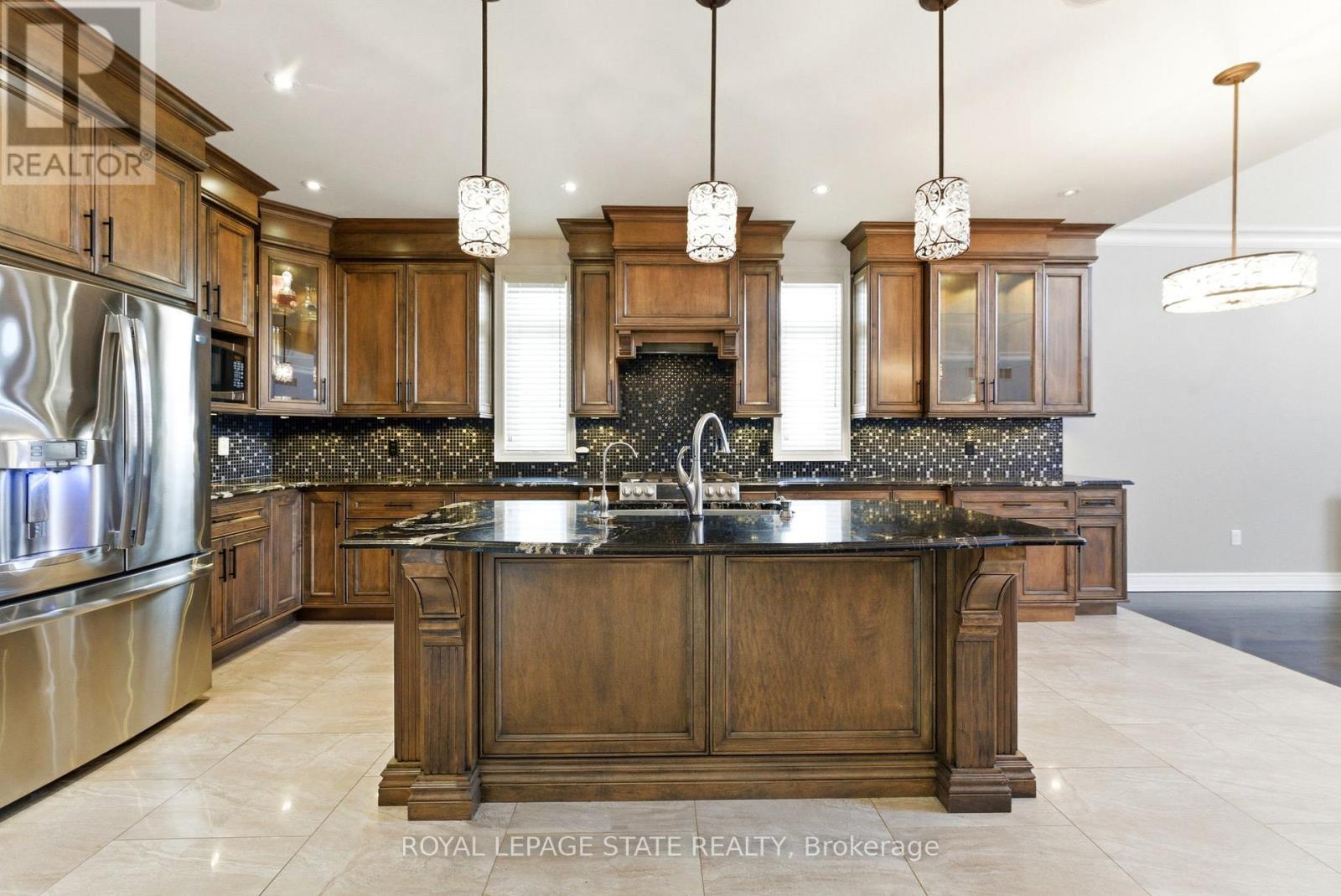 85 HILLCROFT DRIVE - 12