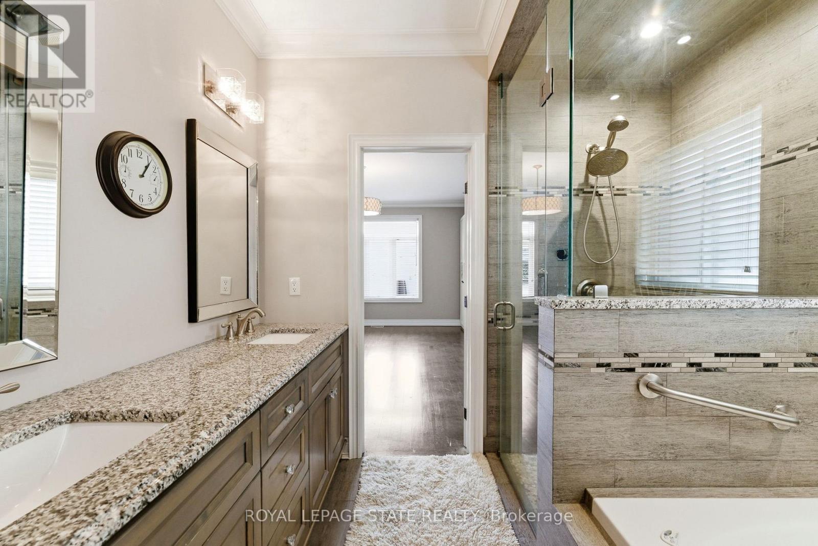 85 HILLCROFT DRIVE - 34