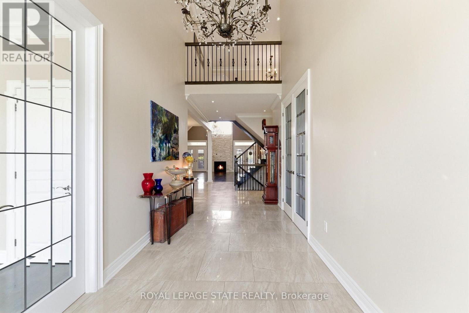 85 HILLCROFT DRIVE - 6