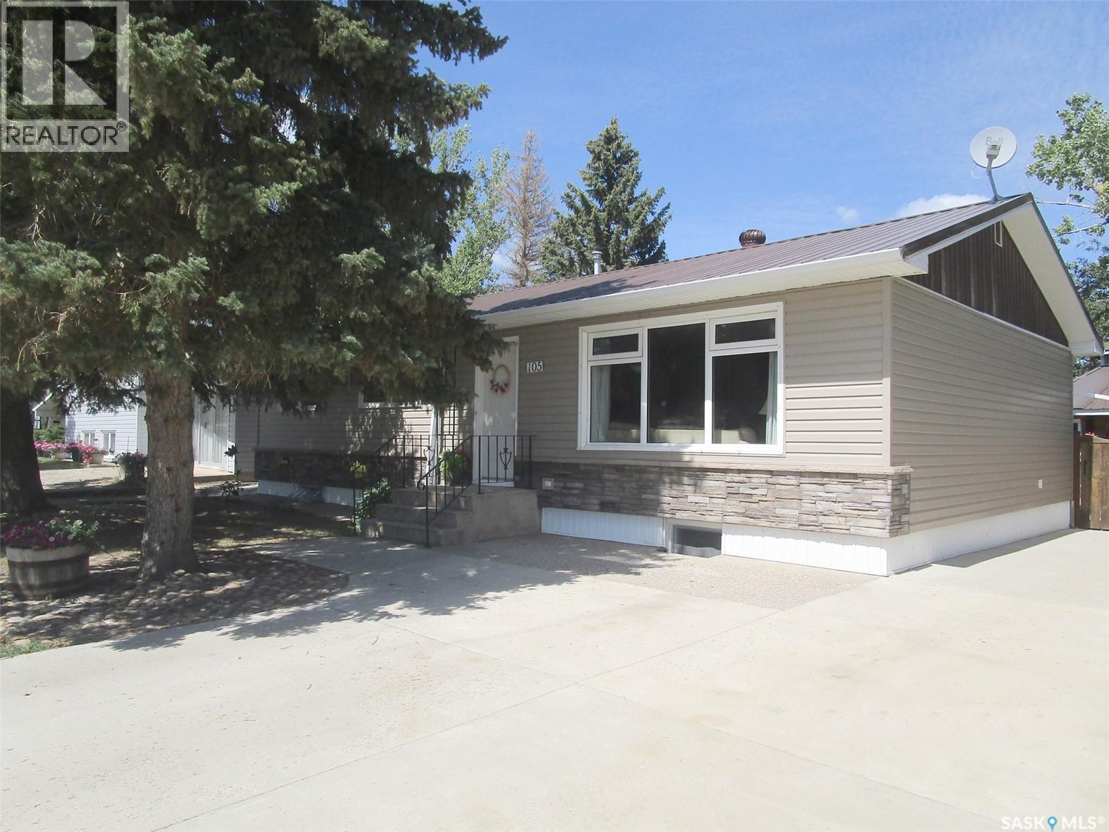 105 Assiniboia AVENUE - 1