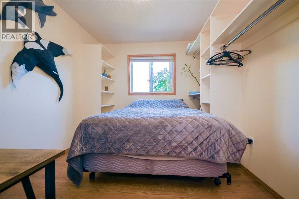 9110 107 Avenue - 10