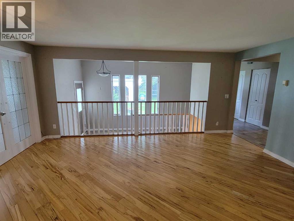 108 2 Avenue W - 20