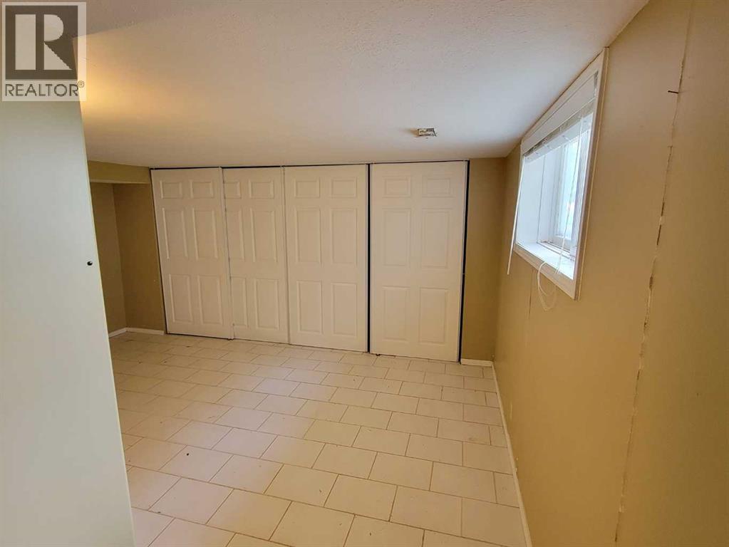 108 2 Avenue W - 27