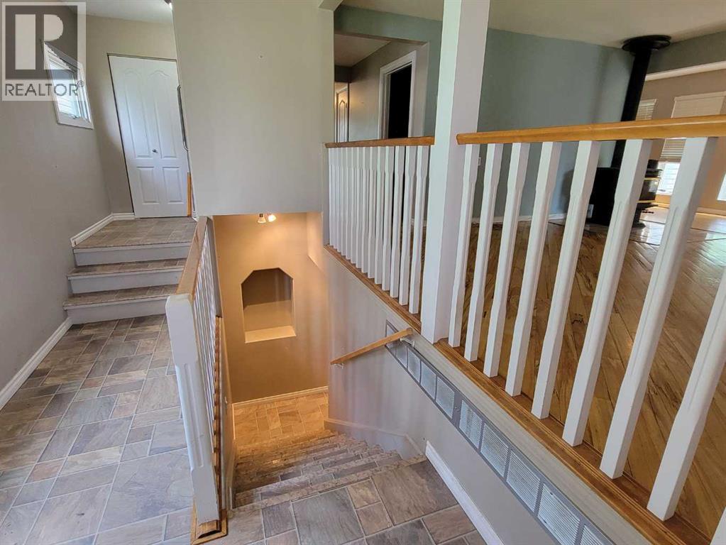 108 2 Avenue W - 25