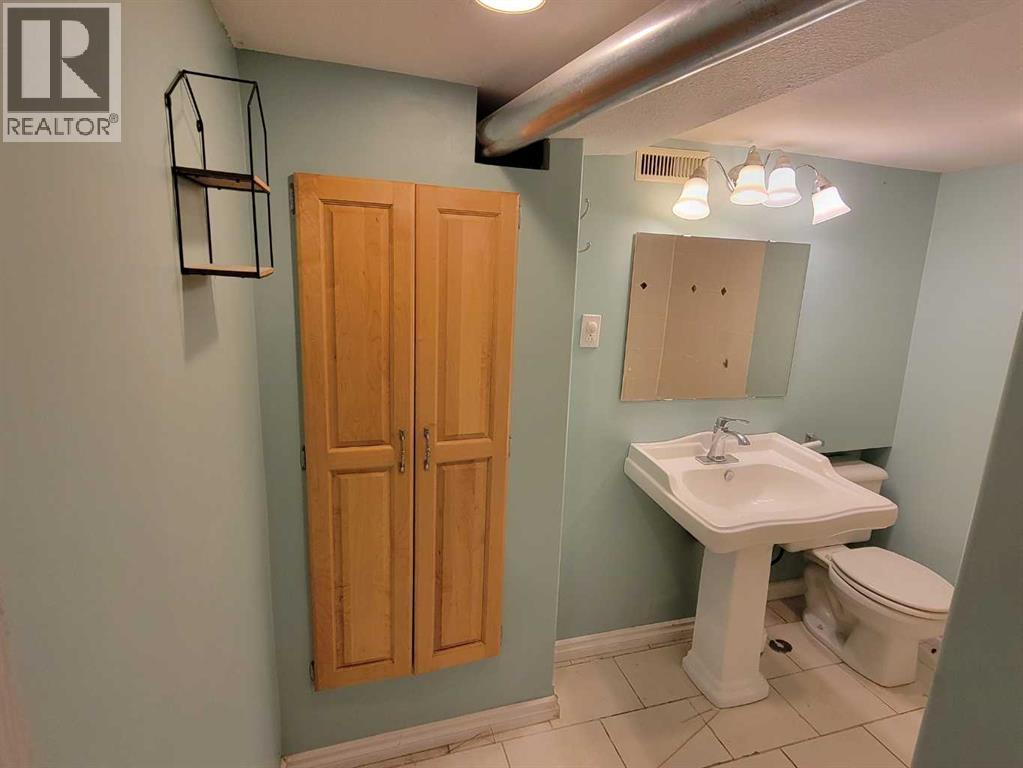 108 2 Avenue W - 29