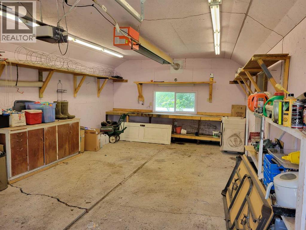 108 2 Avenue W - 42