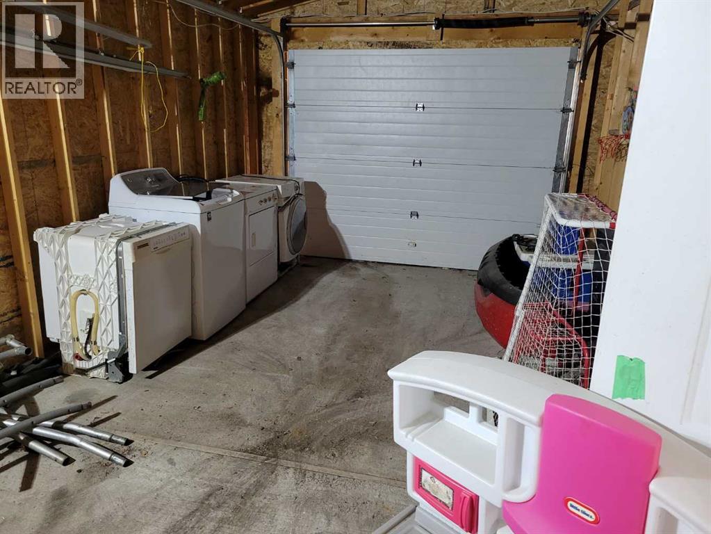 108 2 Avenue W - 43
