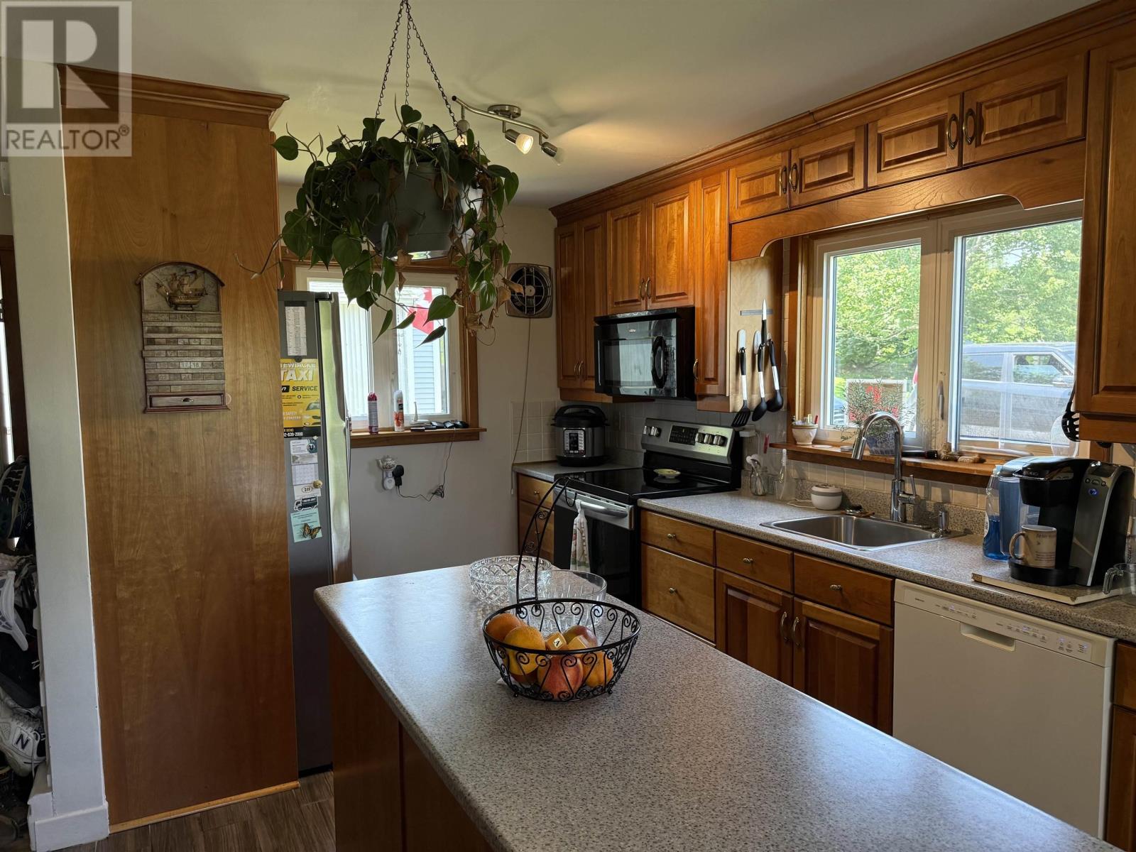 2246 Highway 2 - 17