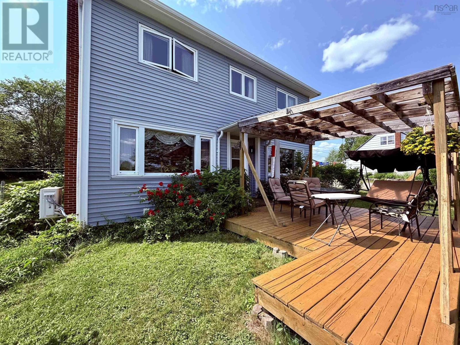2246 Highway 2 - 4
