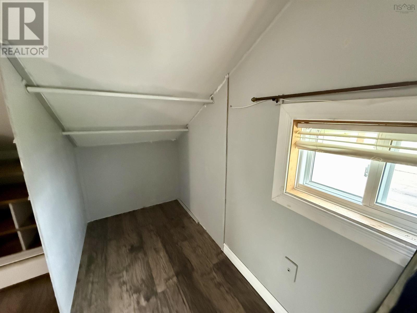 190 Brookside Street - 33