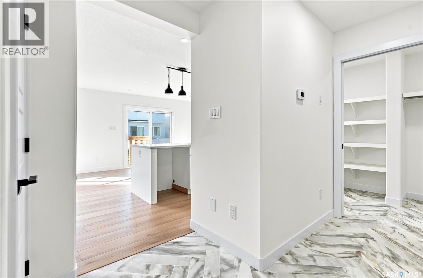 491 Traeger CLOSE - 4
