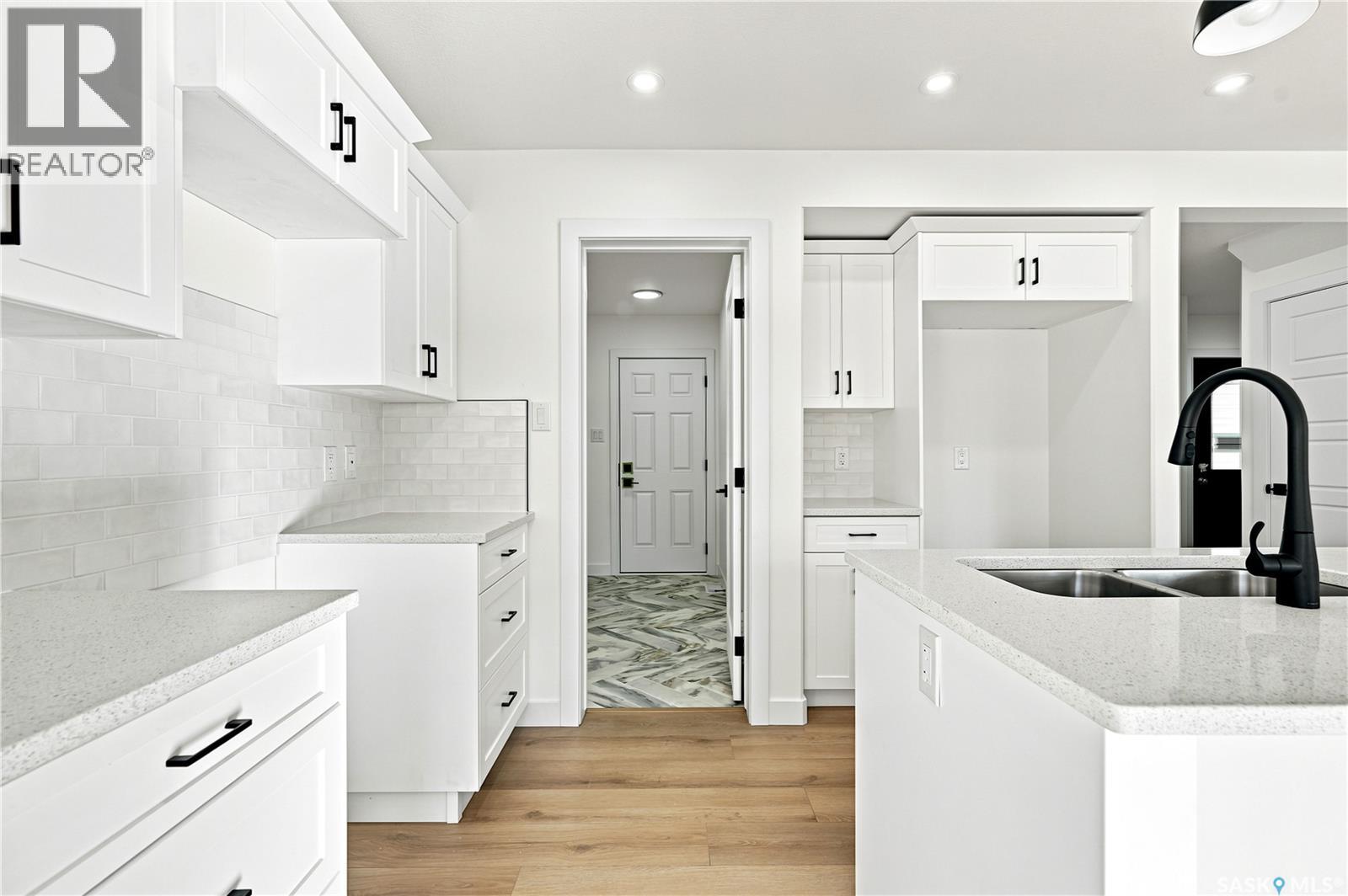 491 Traeger CLOSE - 10