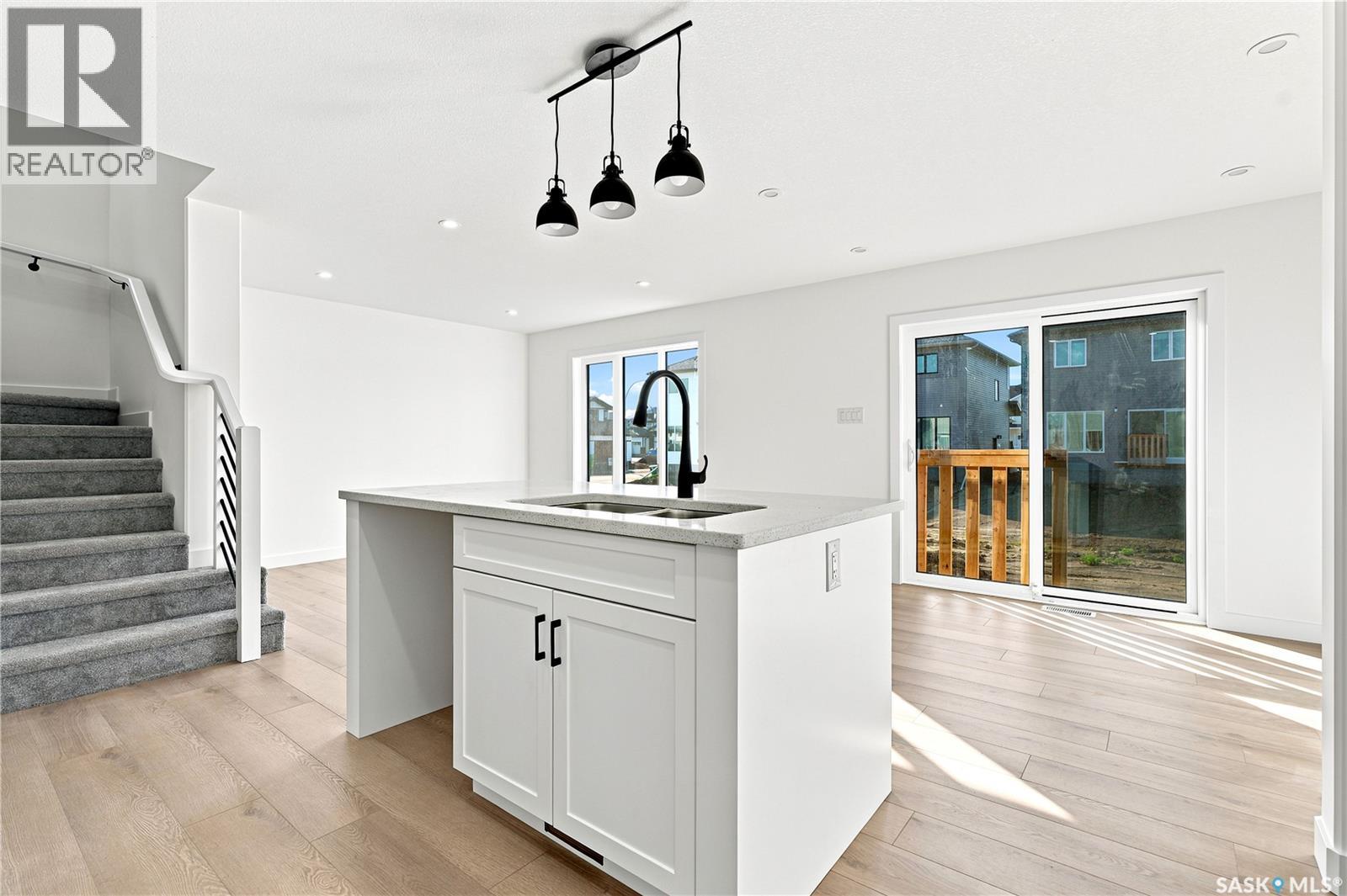491 Traeger CLOSE - 12
