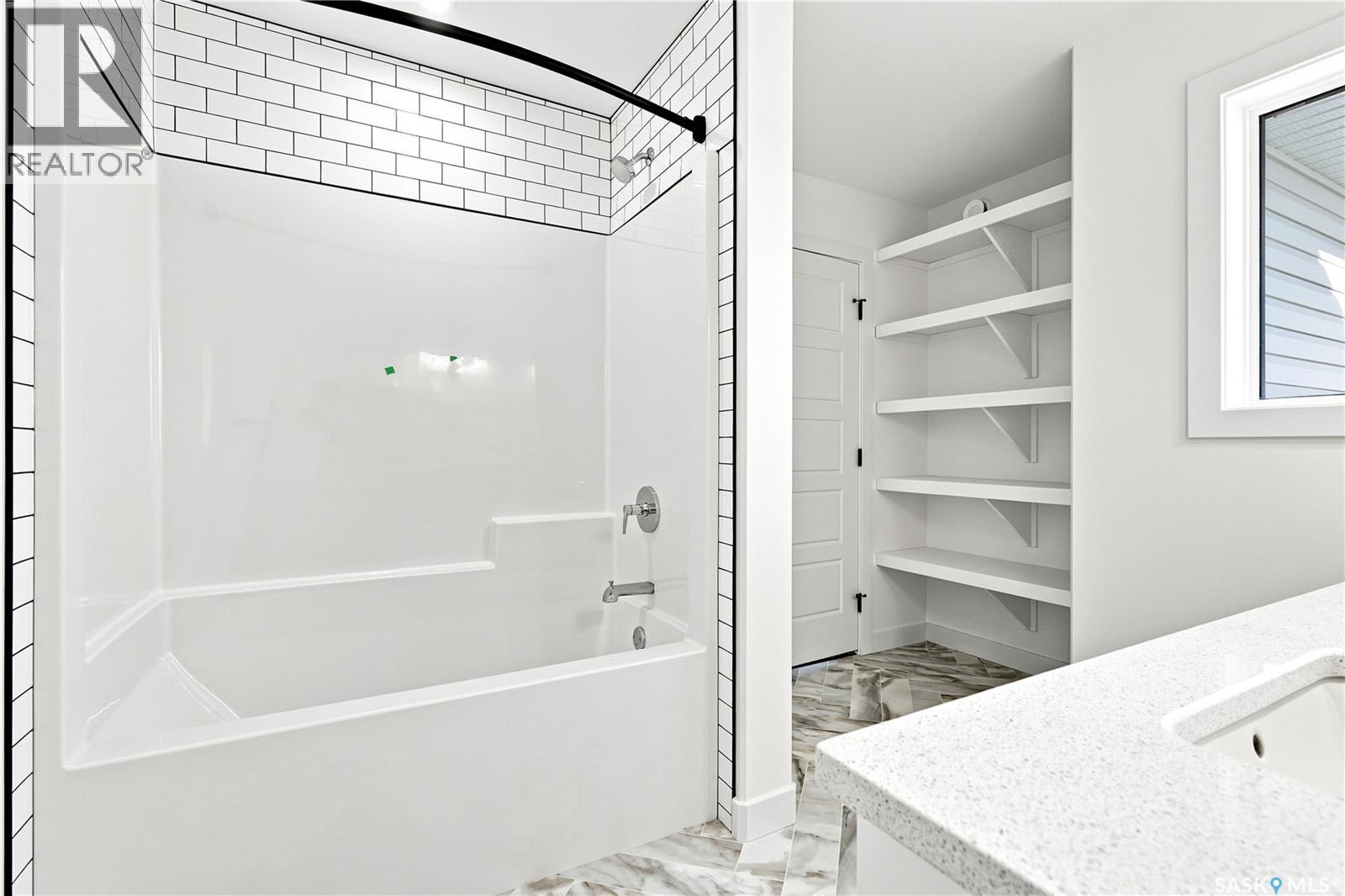 491 Traeger CLOSE - 28