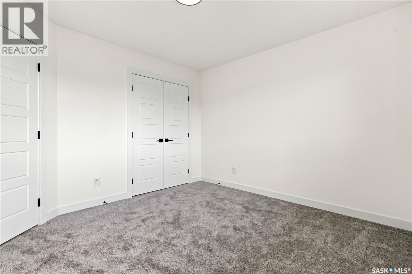 491 Traeger CLOSE - 36