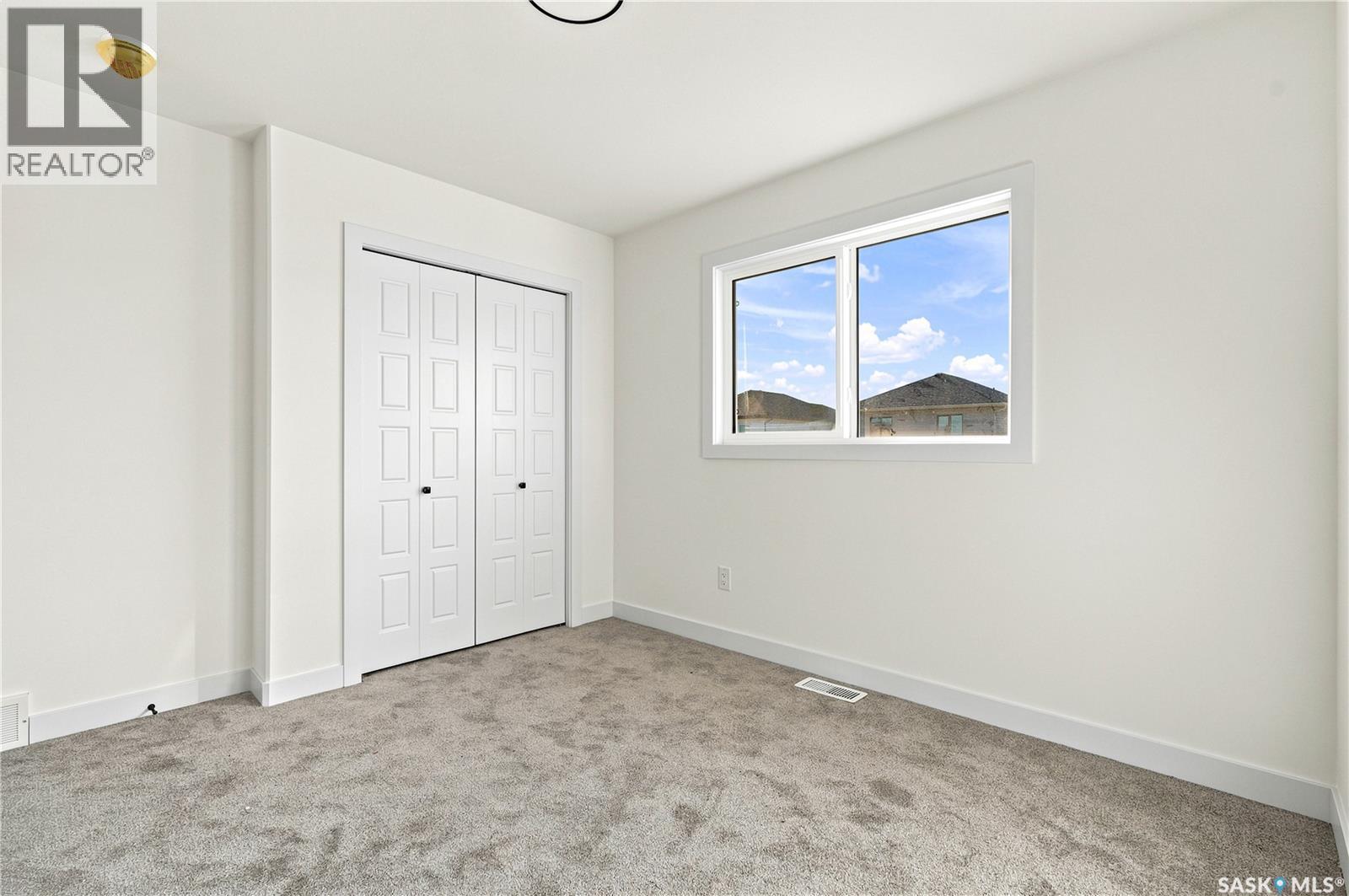 491 Traeger CLOSE - 31