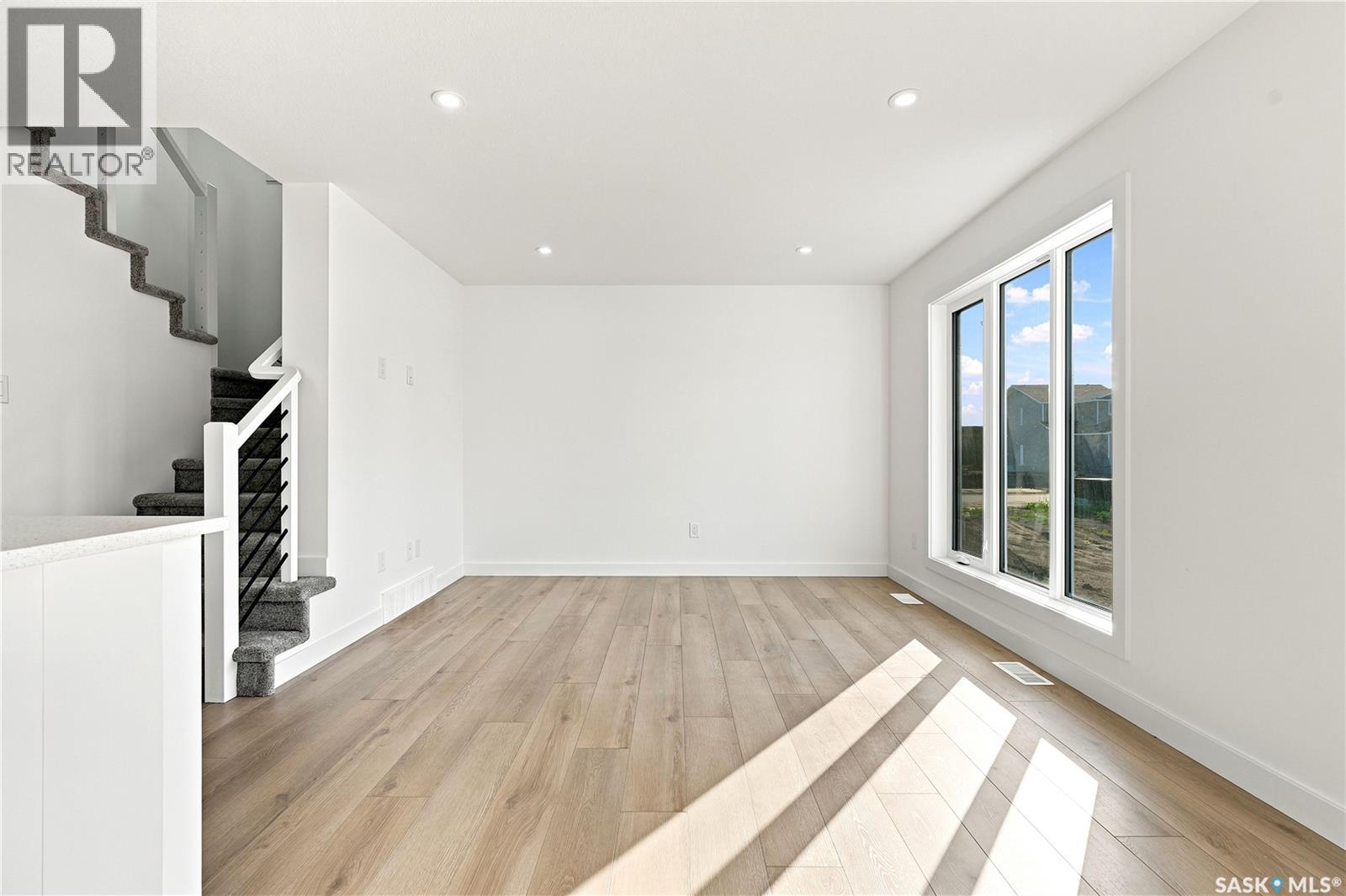 491 Traeger CLOSE - 15