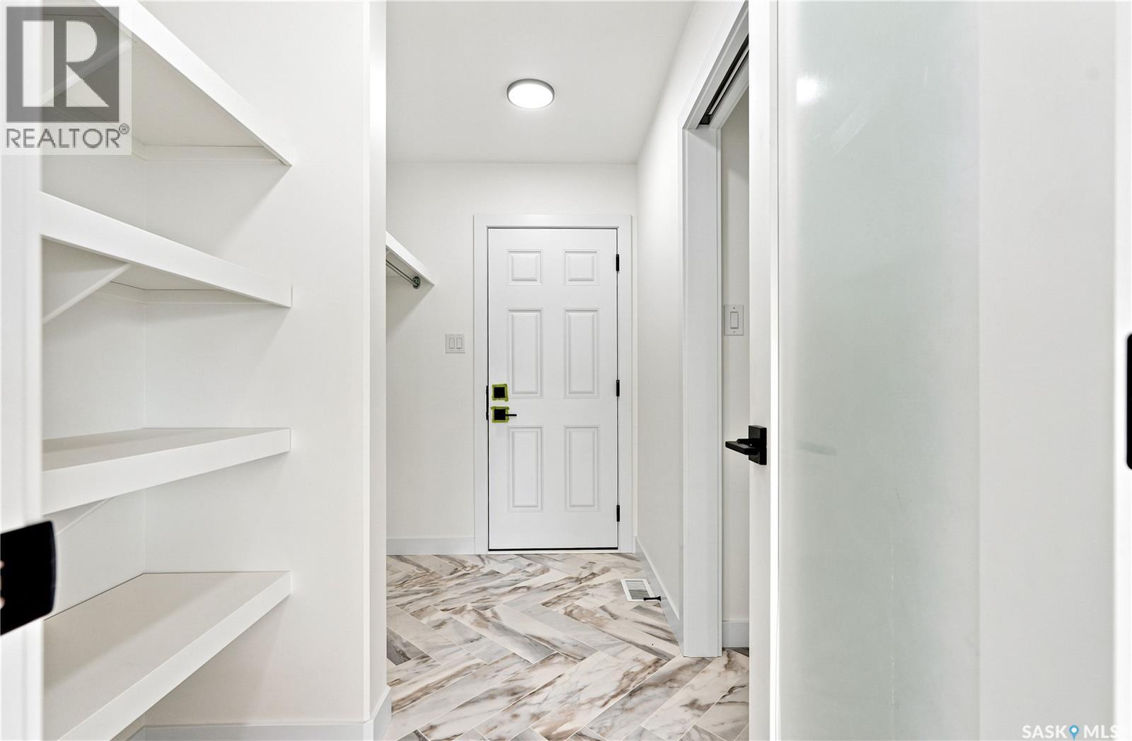 491 Traeger CLOSE - 35