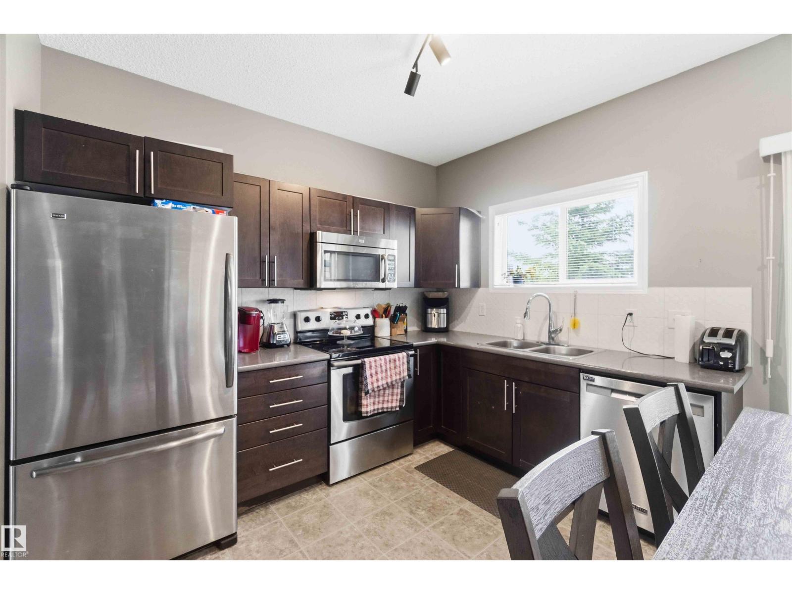 #24 6520 2 AV SW - 15