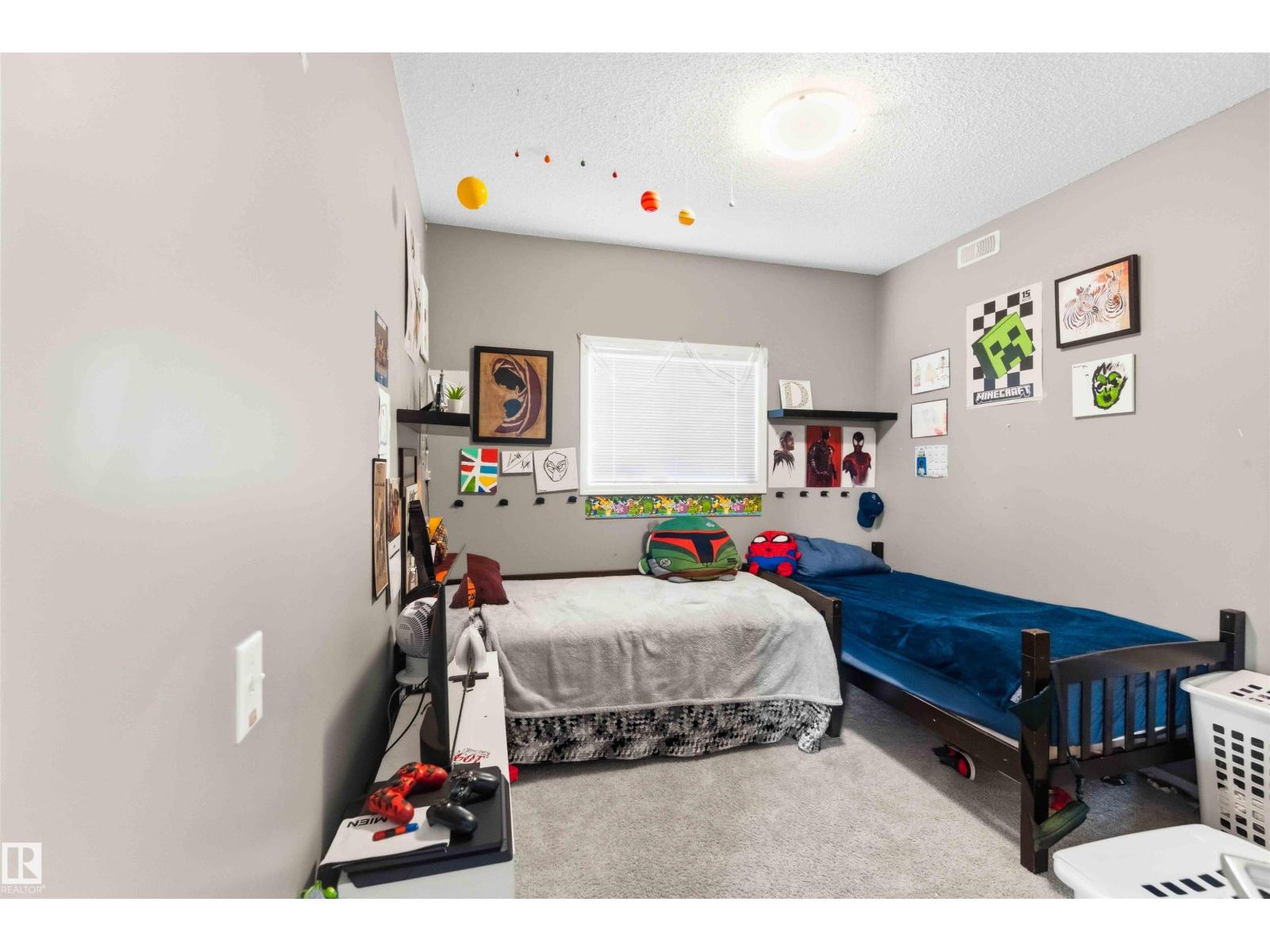 #24 6520 2 AV SW - 19