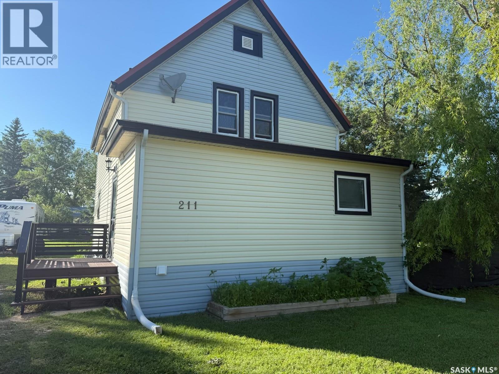 211 Martin STREET - 1