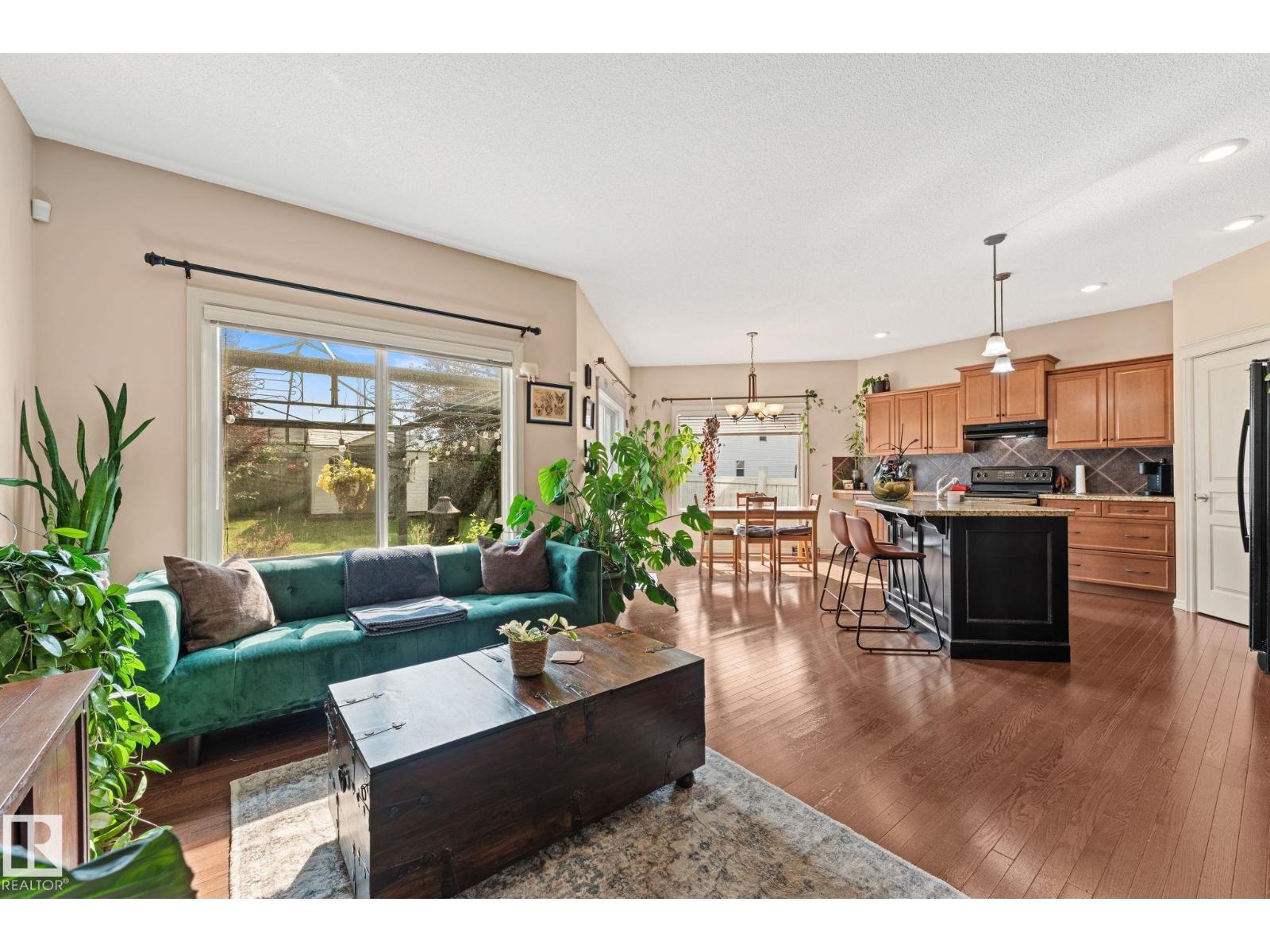 5519 209 ST NW - 11