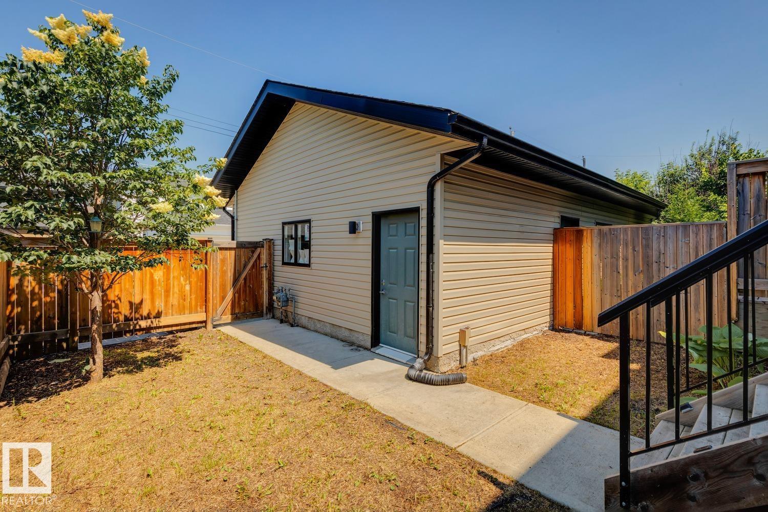 #3 10620 65 AV NW - 38