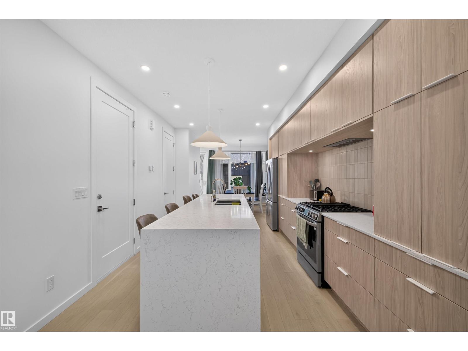 8551 81 AV NW - 8