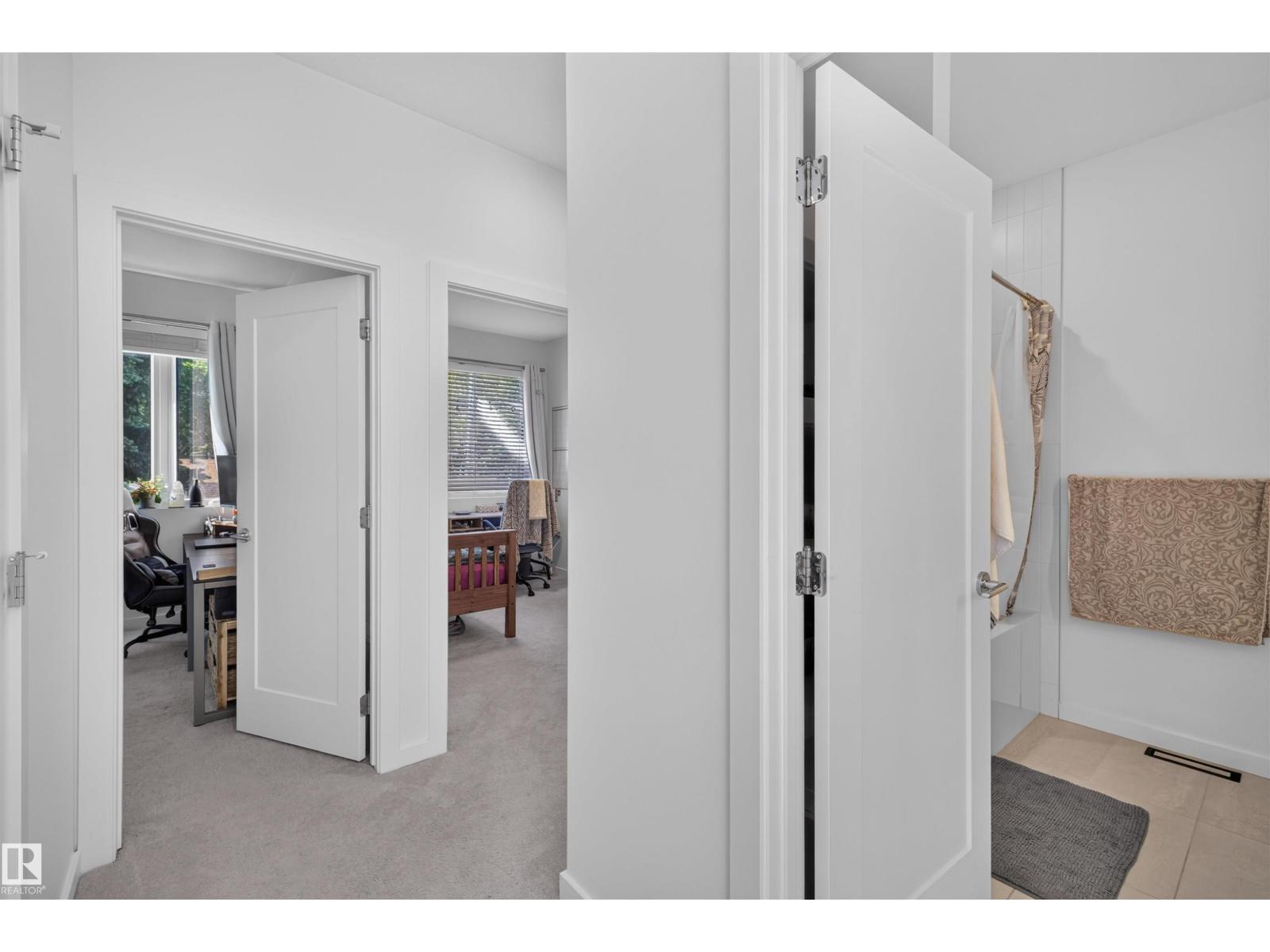 8551 81 AV NW — photo 30