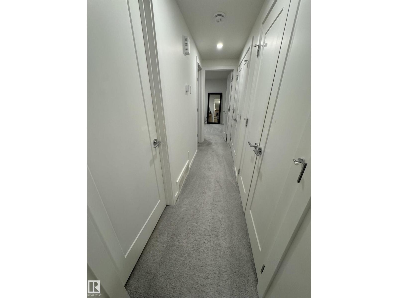 8551 81 AV NW — photo 38