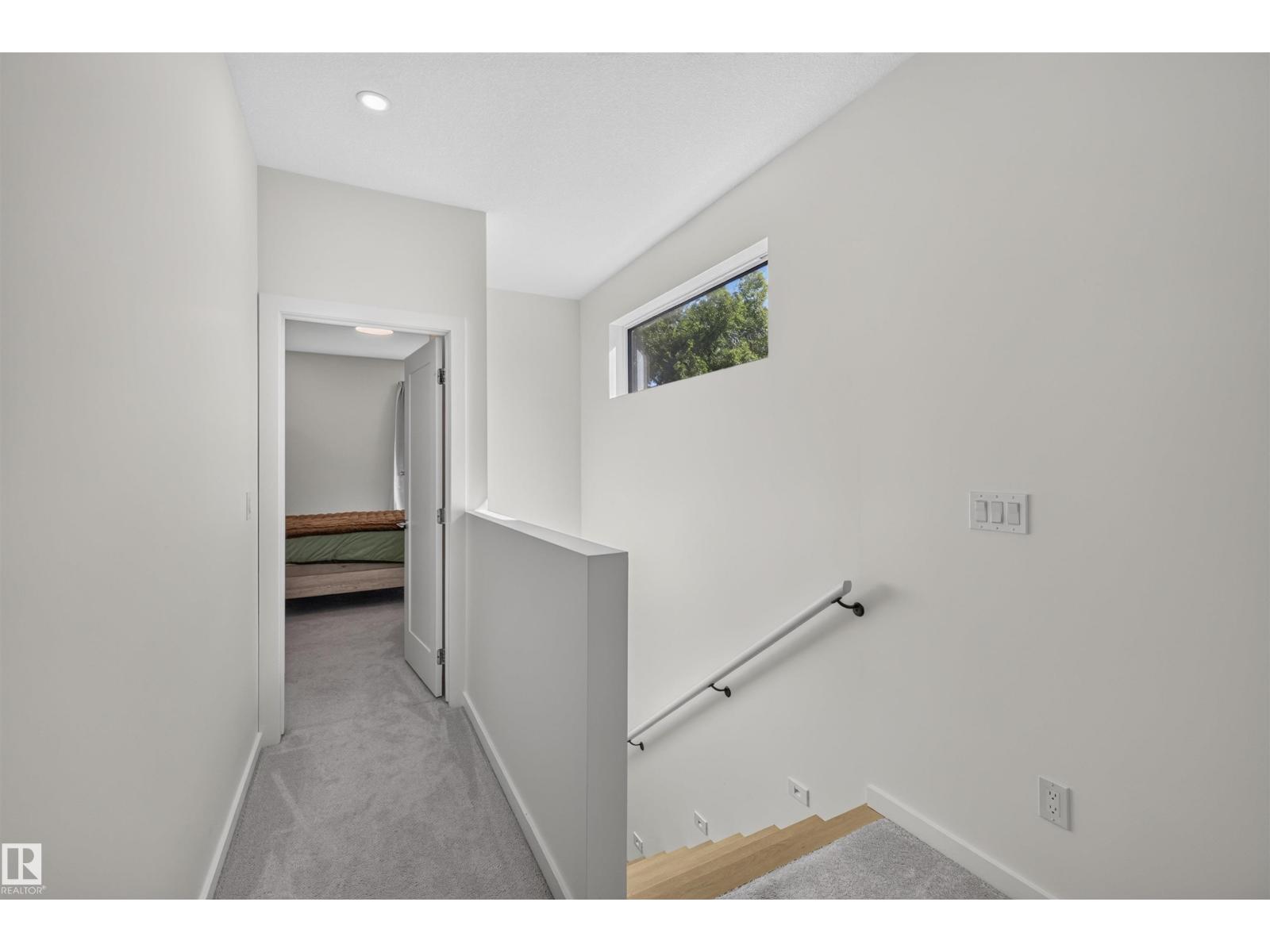8551 81 AV NW - 16