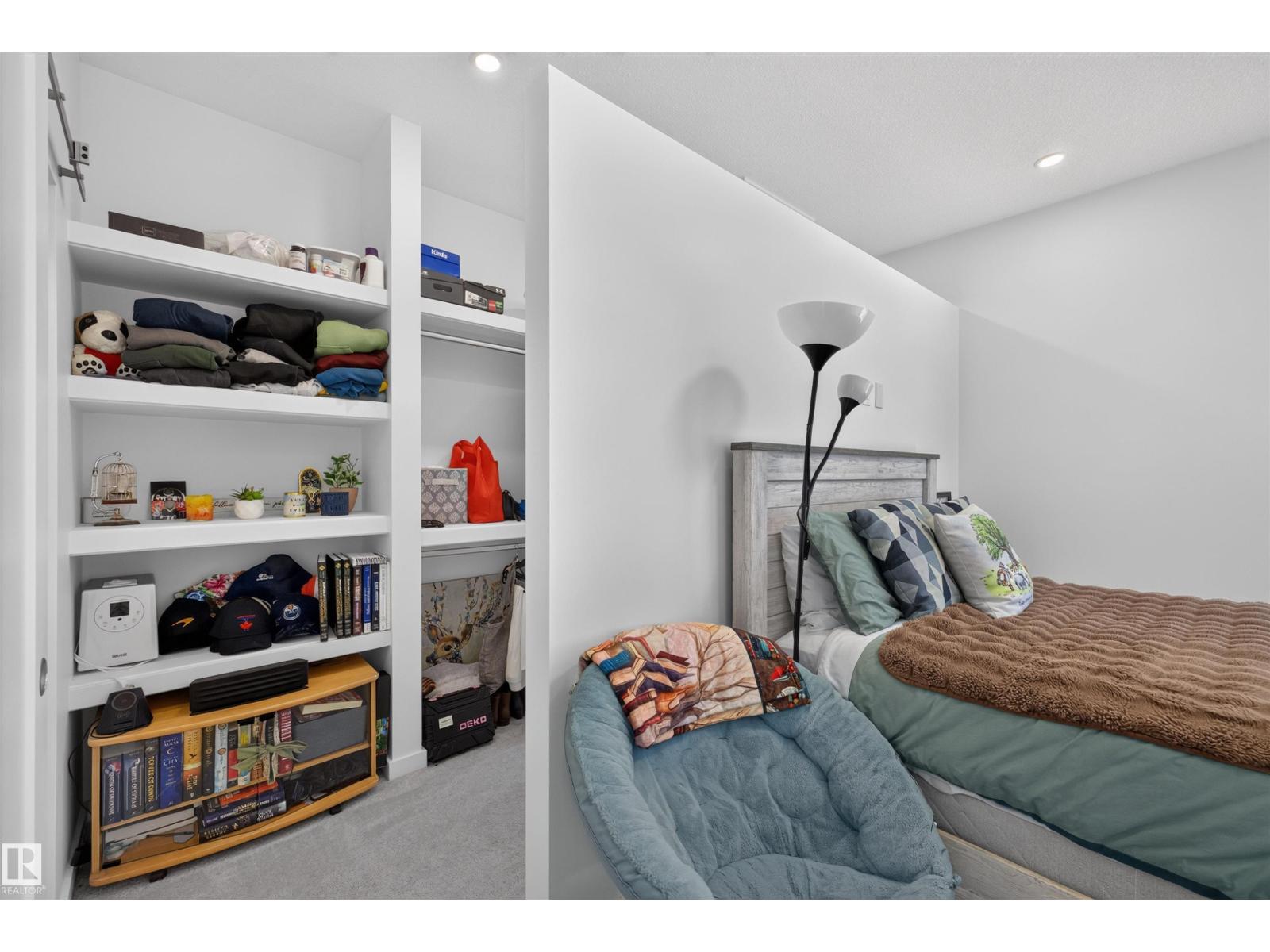 8551 81 AV NW - 20