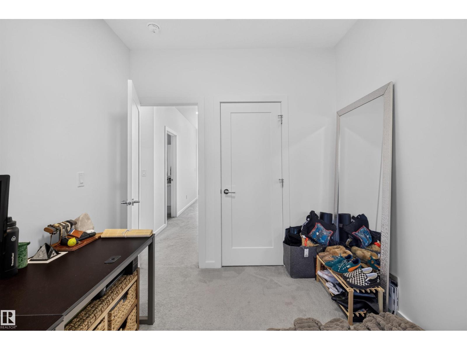 8551 81 AV NW - 32