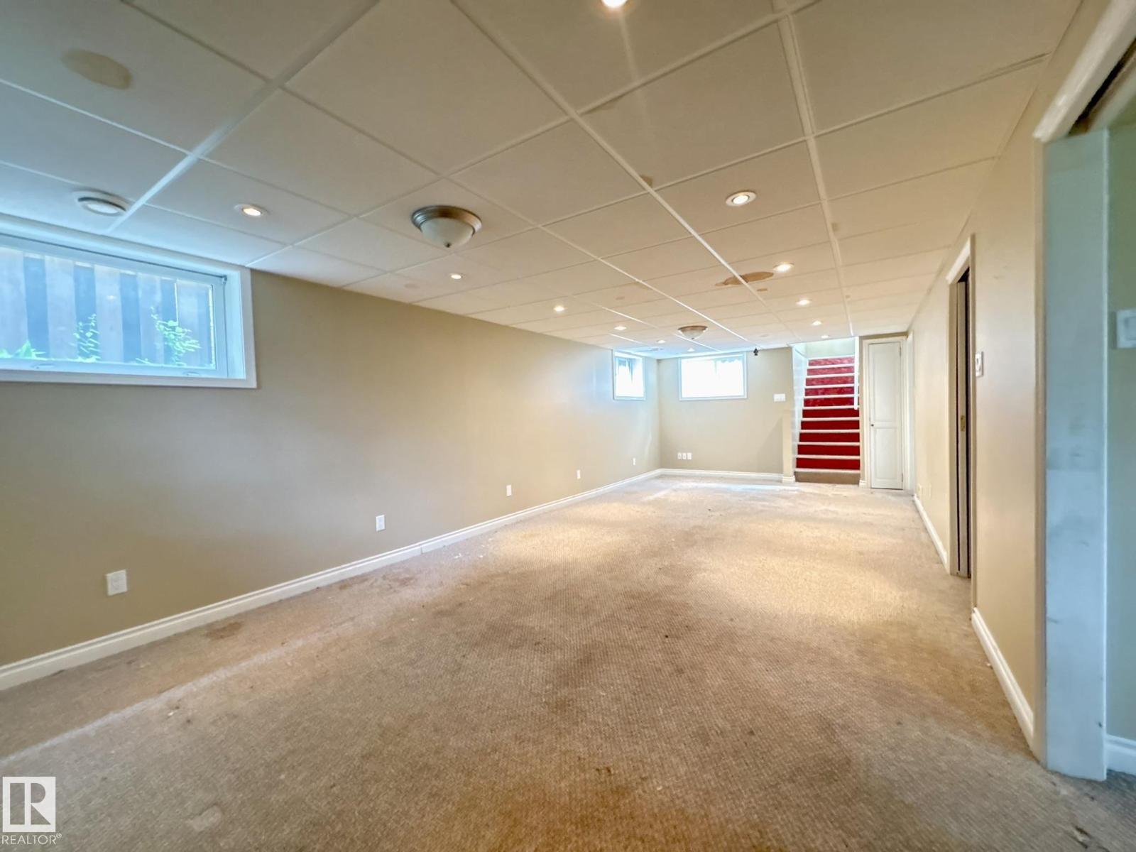 9513 88 AV NW - 15