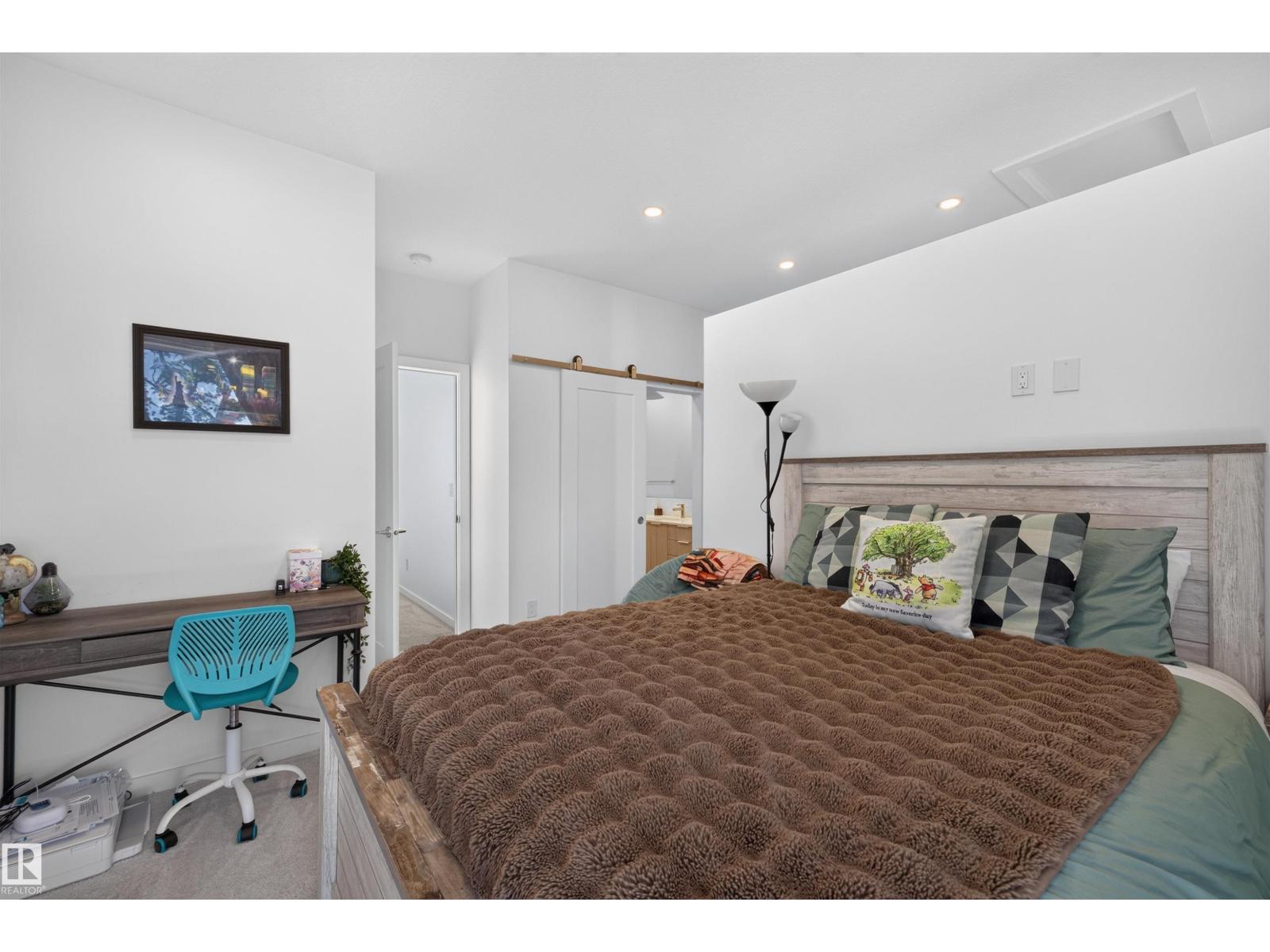 8551 81 AV NW - 21